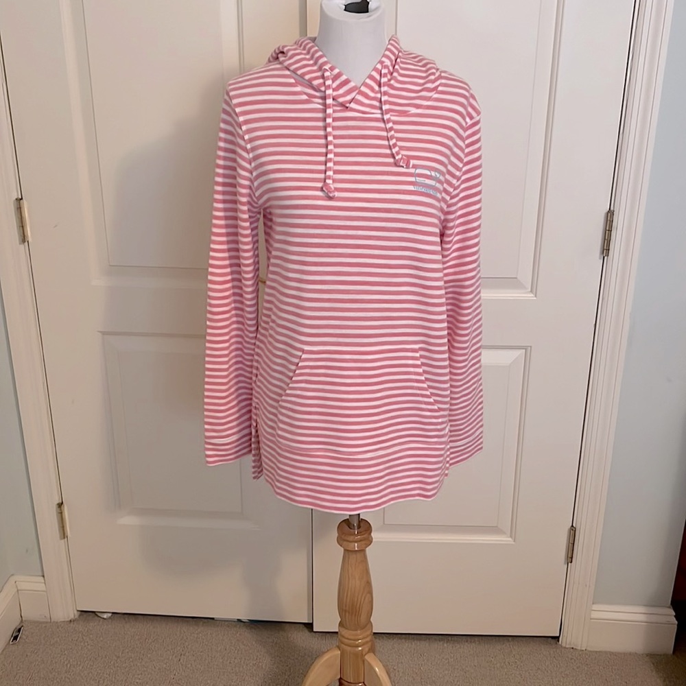 ⚠️flash sale⚠️NEW vineyard vines light weight pink & white hoodie